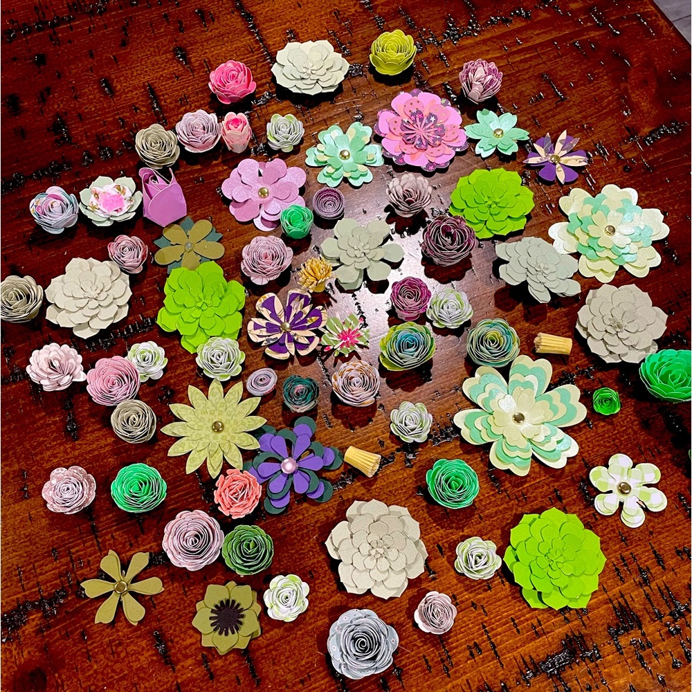 122 pcs Pink Green Purple Rolled Flowers Bundle Handmade Backdrops Weddings Gift